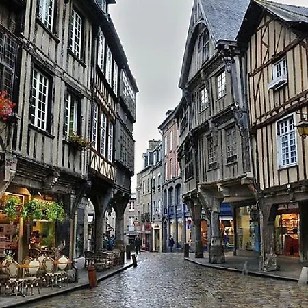 3 Rue Du Marchix Dinan